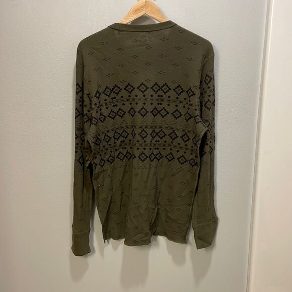 American Rag mens army green long sleeve tee shirt with black designs - Picture 8 of 8